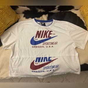 Nike Sportswear Oregon, USA Women’s Cropped Shirt Size 1X Great Condition